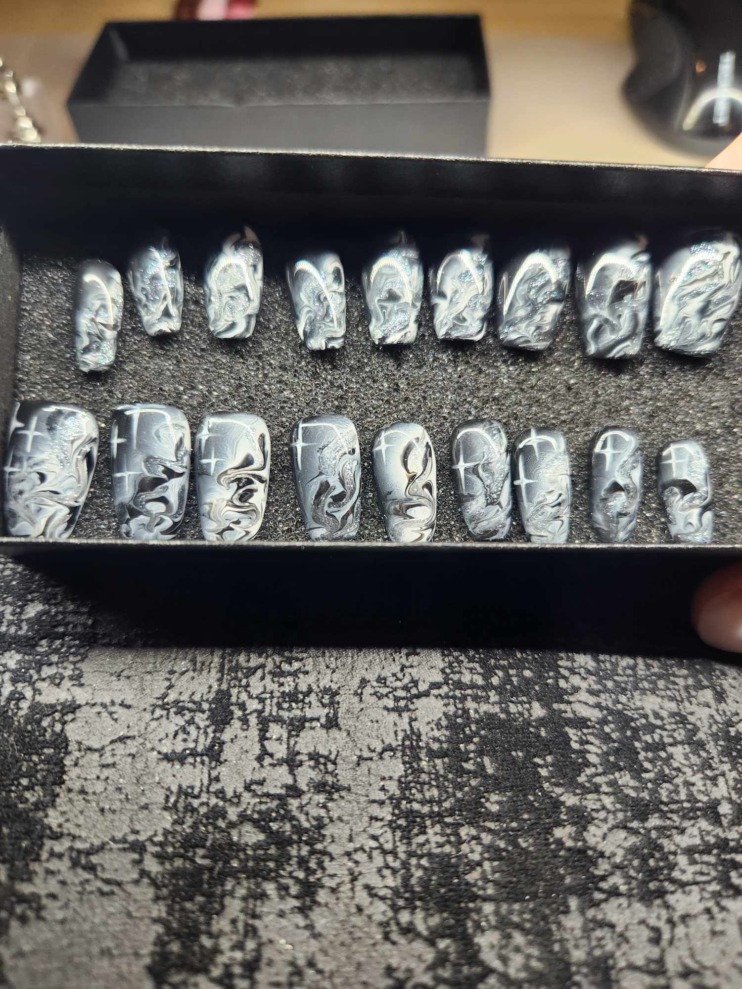 gwen-nails press on nails noir